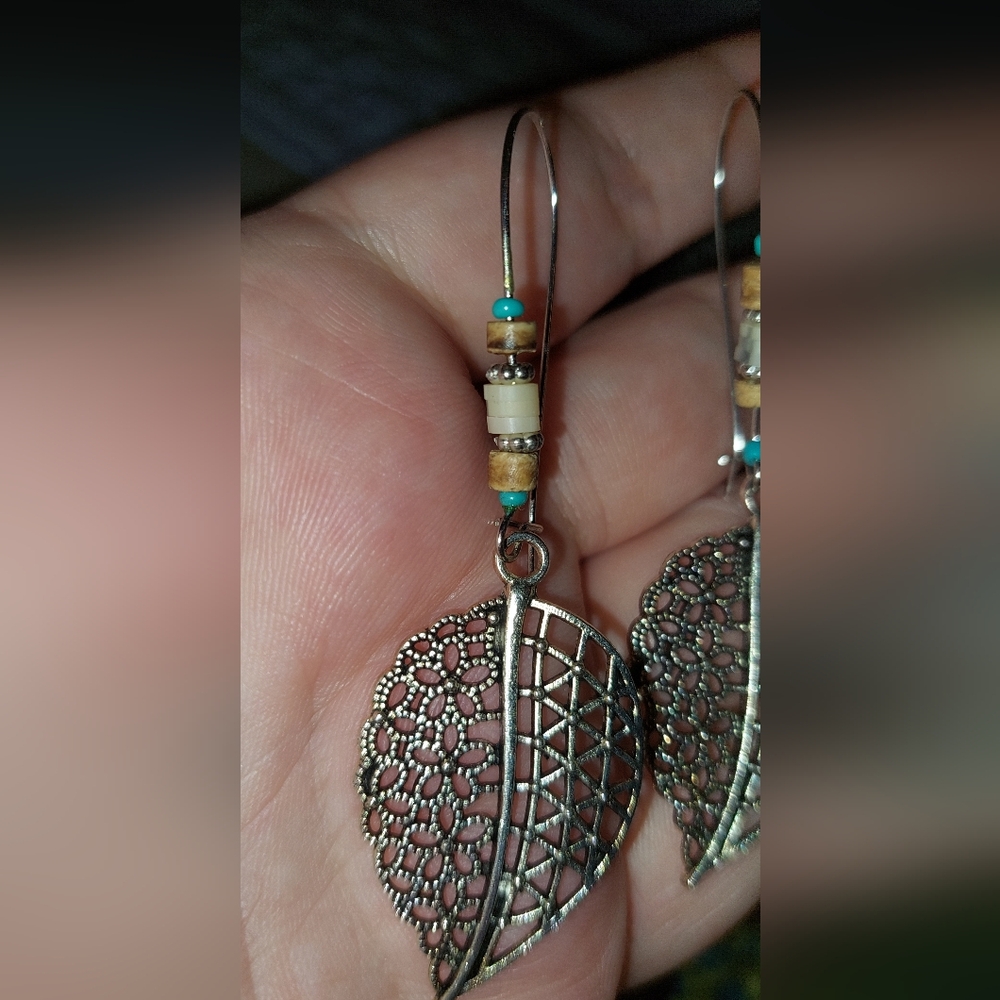 Silvertone Boho Turquoise Leaf Dangle Earrings Nw… - image 4
